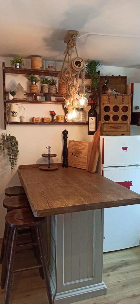Cozy Apartment In The Heart Of The Alps Chateau-d'Oex Bilik gambar